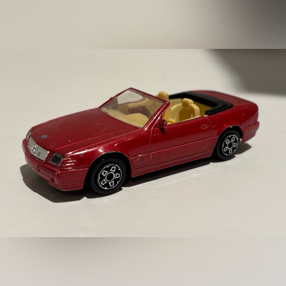 BBURAGO VINTAGE - MERCEDES BENZ 300 SL RED MADE IN ITALY 1/43 Loose